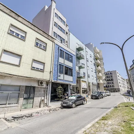 아파트 The Locomotive Flat By House And People *