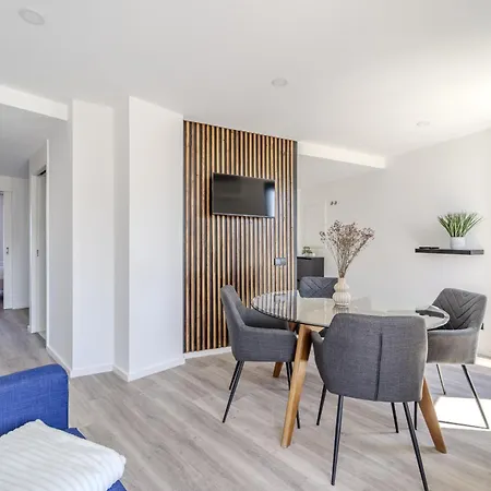 아파트 The Locomotive Flat By House And People