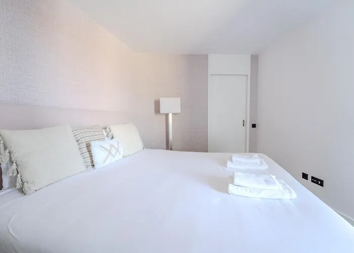 아파트 The Locomotive Flat By House And People 브라가