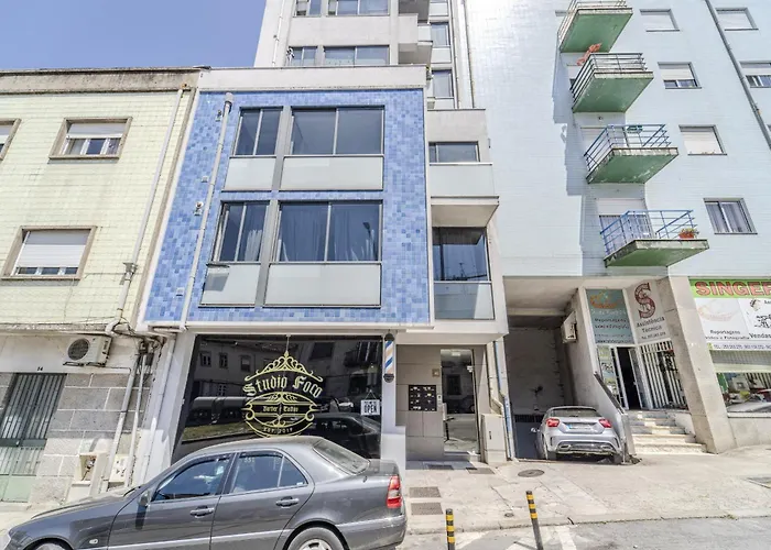 The Locomotive Flat By House And People 아파트 *